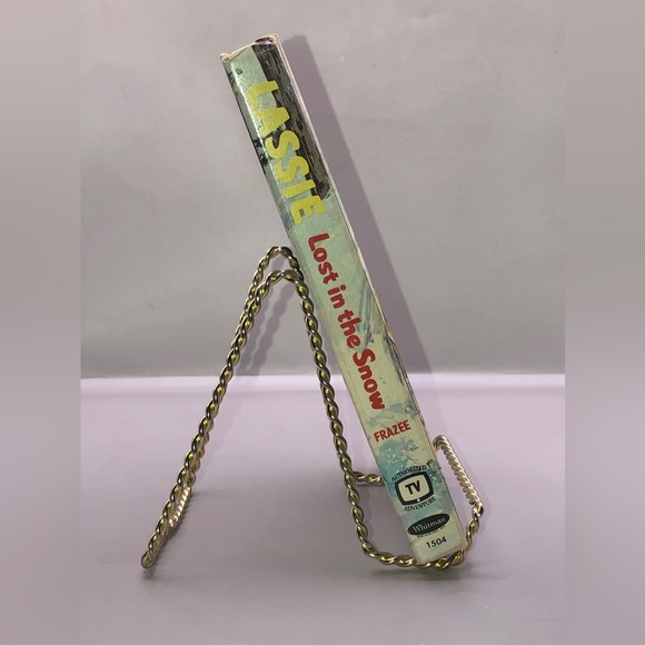 1969 “Lassie Lost in the Snow” , by Steve Frazee.  Hardcover Book - Picture 4 of 9